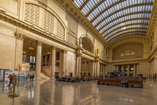 Estação de Trem de Chicago conta com arcos e até com capitéis coríntios em sua estrutura.