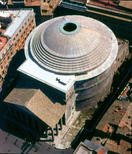 A grande cúpula do Panteão só foi possível graças as inovações arquitetônicas romanas.