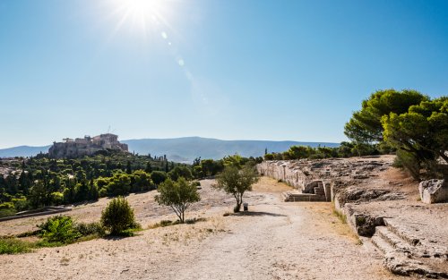 A Acrópolis de Atenas vista da Pnyx nos dias atuais.