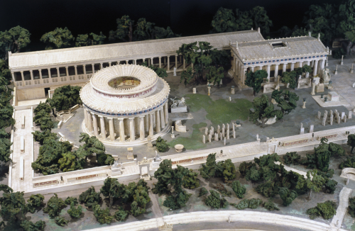 Maquete com reconstrução do Templo de Asclépio em Epidauro. Museu de Ciências de Londres.