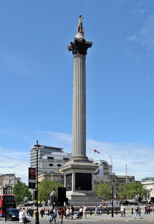 A coluna de Horácio Nelson em Londres é em comemoração a vitória inglesa na Batalha de Trafalgar em 1805, contra a marinha de Napoleão Bonaparte.