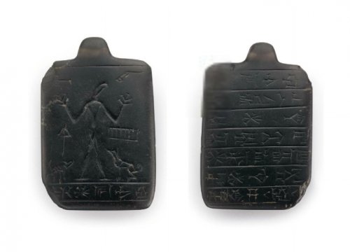 Amuleto de Lamashtu em obsidiana 